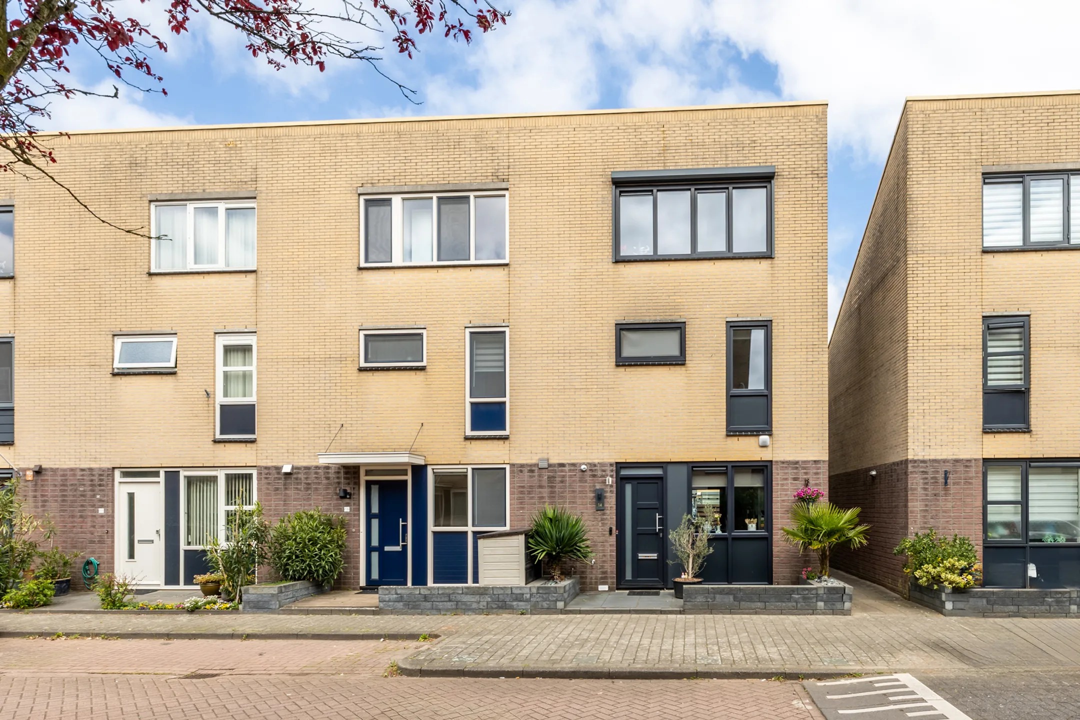 Hoekwoning Bromostraat 14 in Purmerend