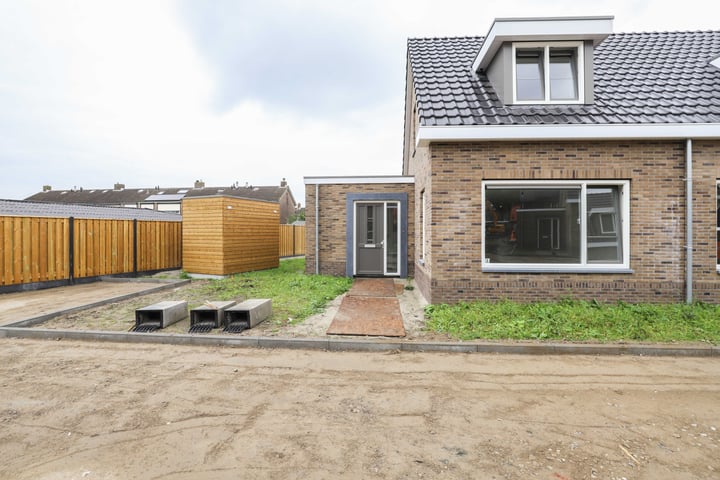 Eengezinswoning, hoekwoning Annahof 3 in Waarde