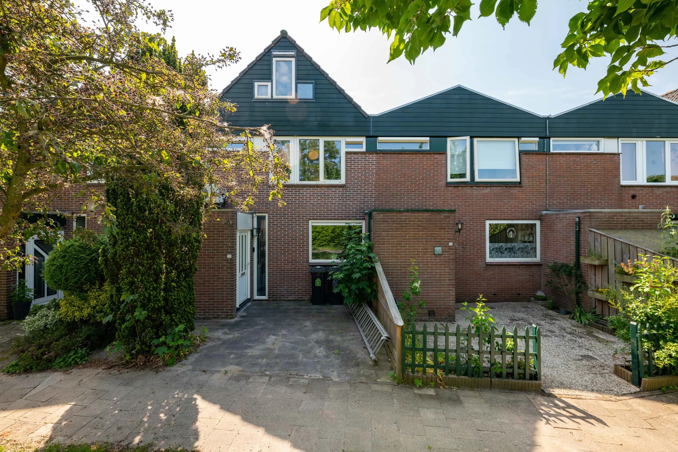Tussenwoning Bomendijk 13 in Rozenburg