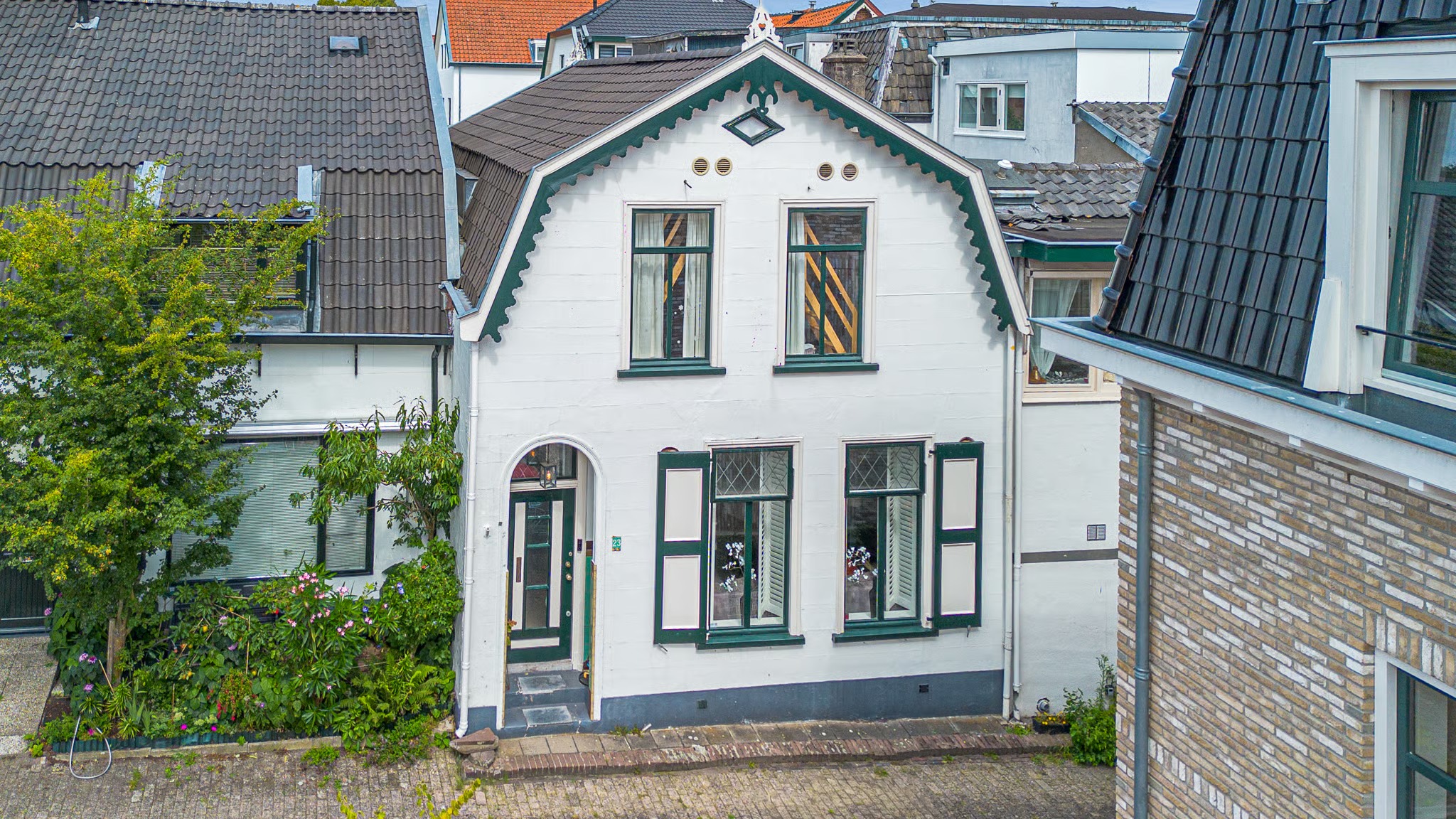 Geschakelde woning Nieuw Baarnstraat 23 in Baarn