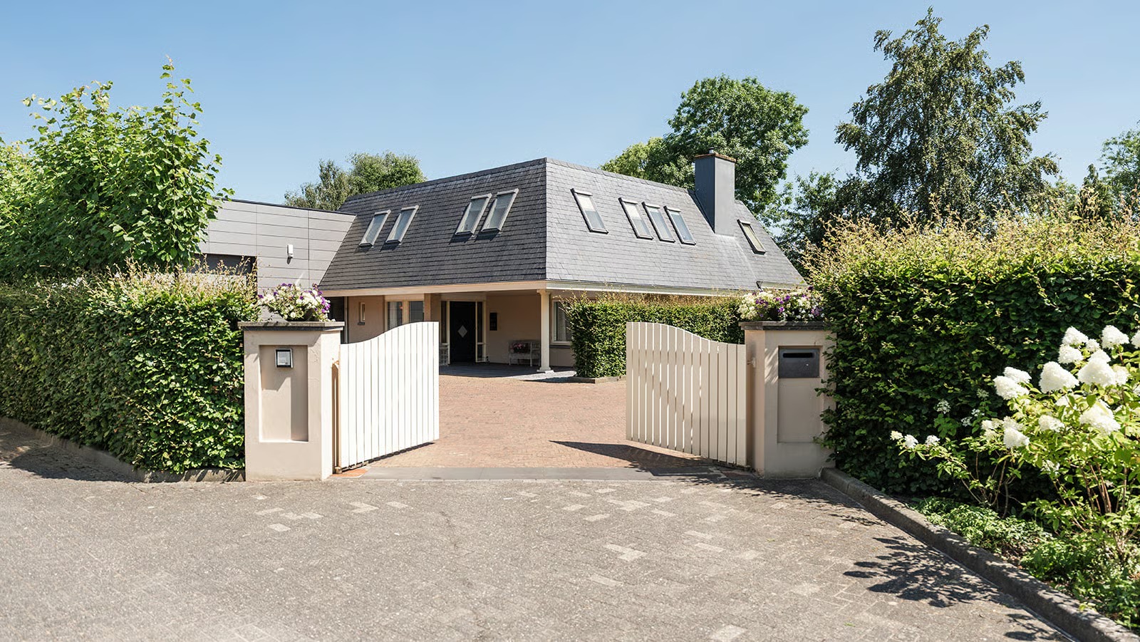Vrijstaande woning (bedrijfs- of dienstwoning) Eendrachtstraat 44 in Zwartebroek