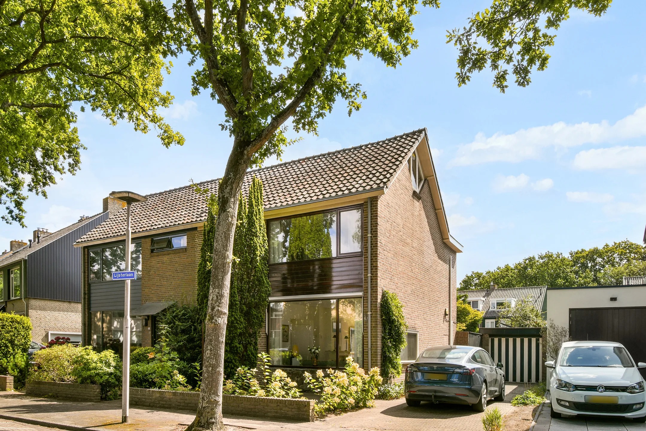 2-onder-1-kapwoning Lijsterlaan 16 in Sassenheim