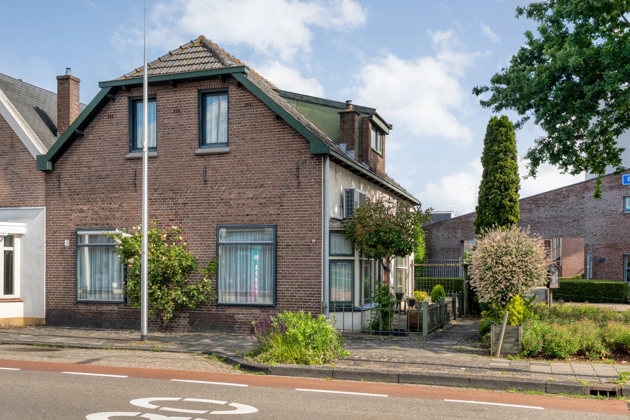 Hoekwoning Brugstraat 55 in Raalte