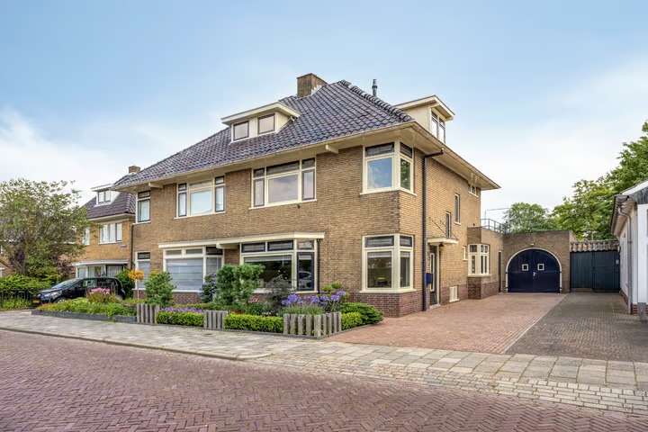 2-onder-1-kapwoning Reggestraat 28 in Almelo