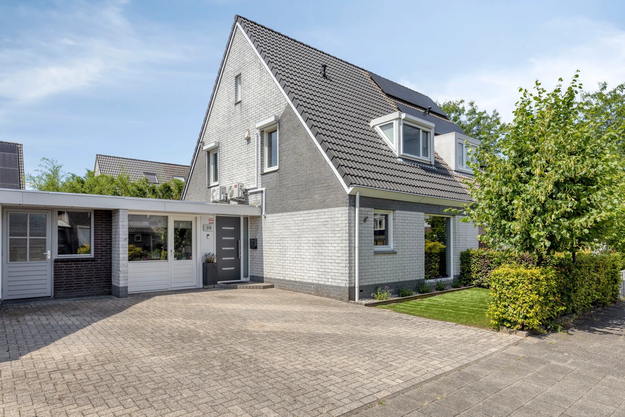 2-onder-1-kapwoning Maaslaan 113 in Helmond
