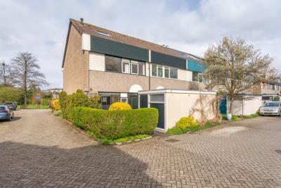 Hoekwoning Weigeliadal 1 in Leiden