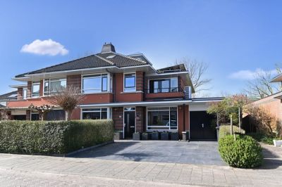 Herenhuis, 2-onder-1-kapwoning Irislaan 76 in Berkel en Rodenrijs