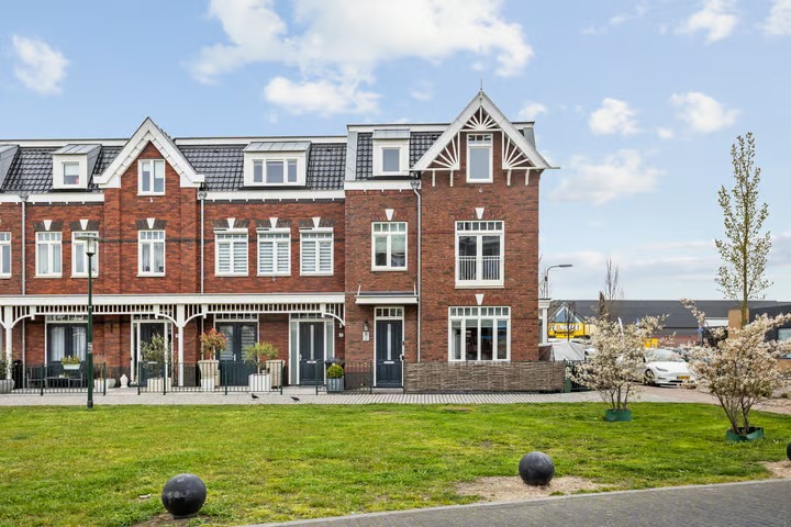 Hoekwoning Poeldijksevaart 15 in Poeldijk