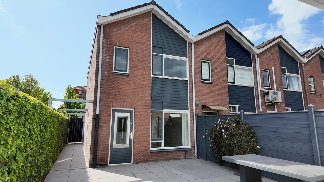 Hoekwoning Lombokstraat 1 in Leiden