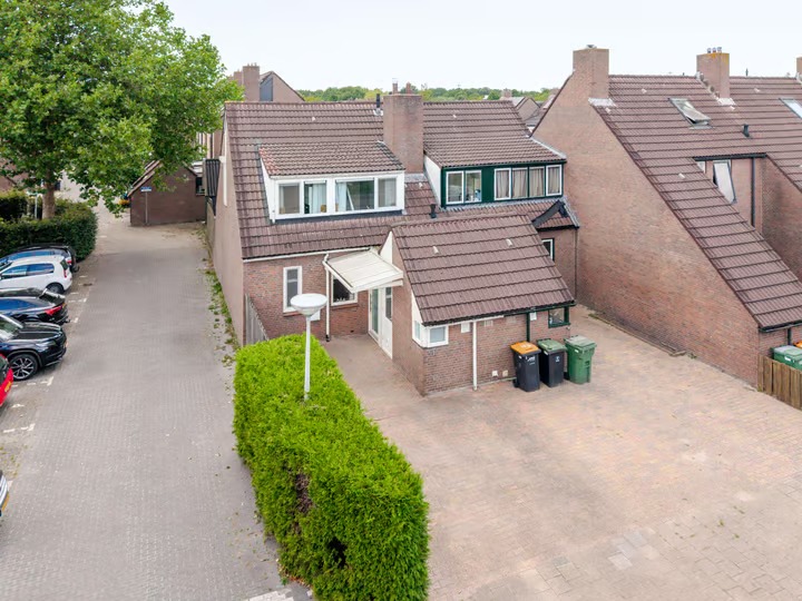 Hoekwoning Behringhof 41 in Hoogeveen