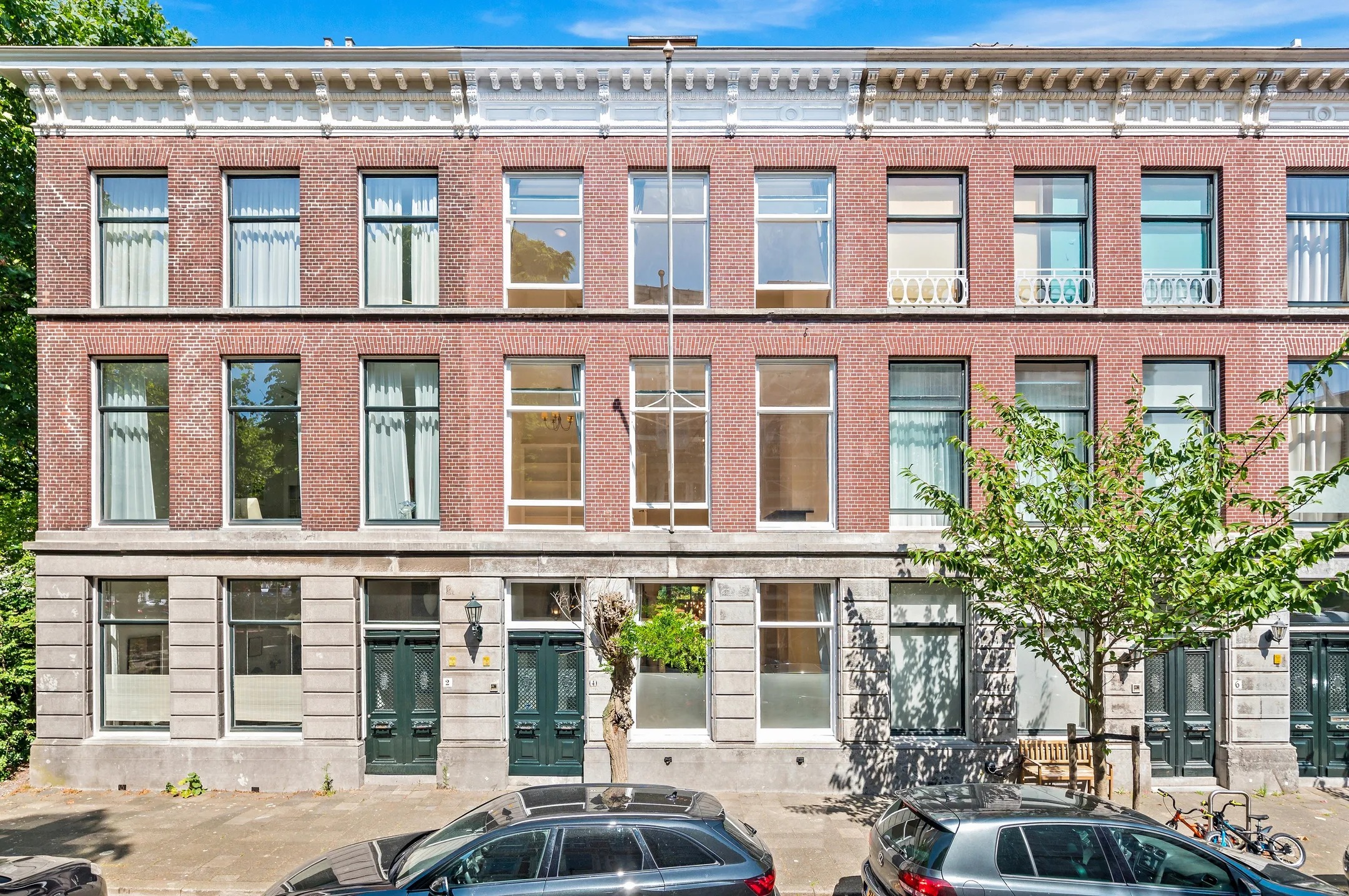 Tussenwoning Nassau Dillenburgstraat 4 in Den Haag