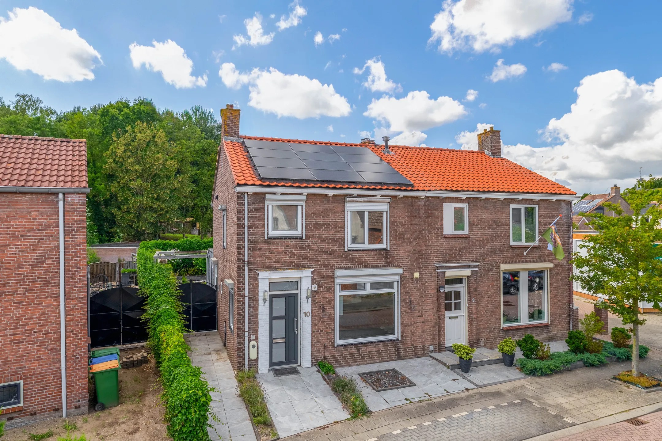 2-onder-1-kapwoning Julianastraat 10 in Moerdijk