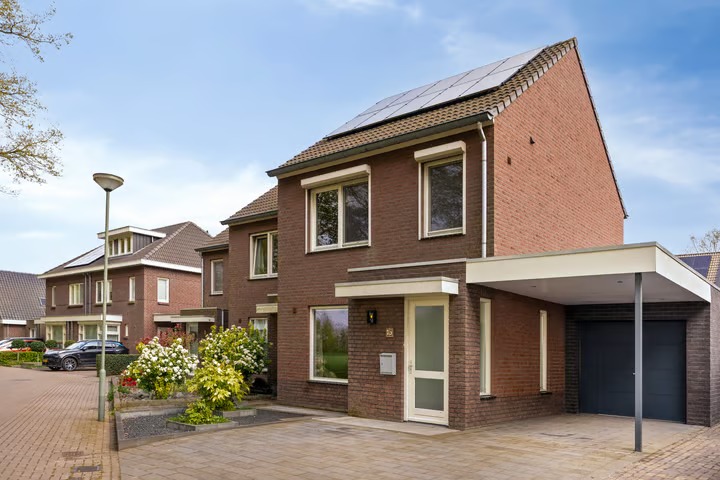 Halfvrijstaande woning Elzenhof 15 in Grashoek