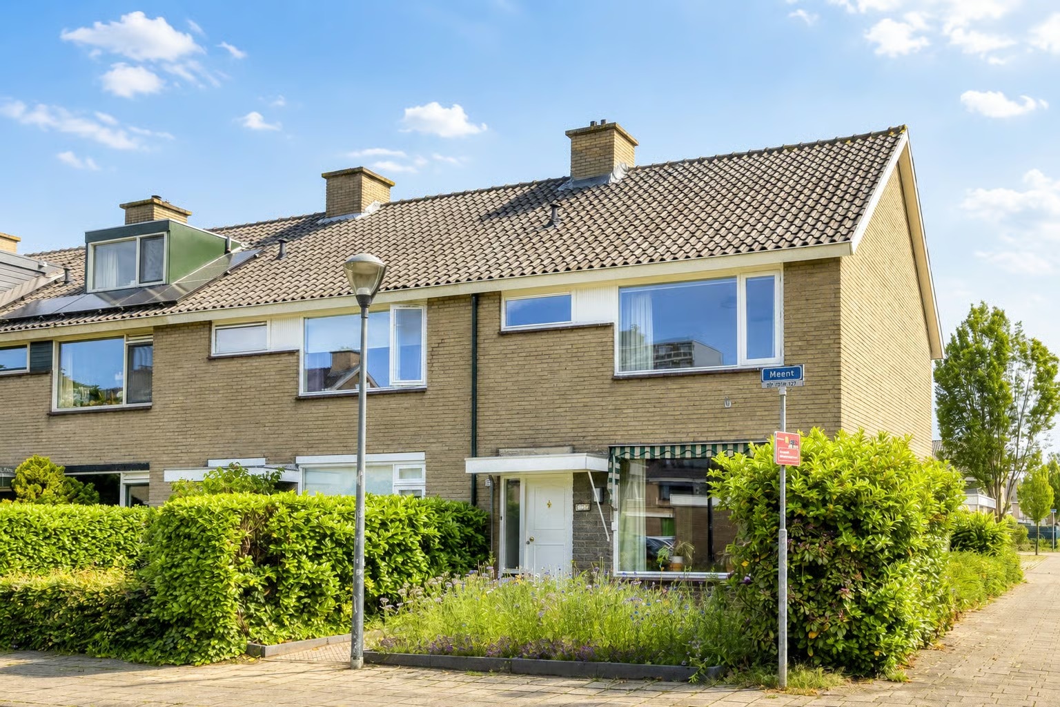 Hoekwoning Meent 127 in Breda