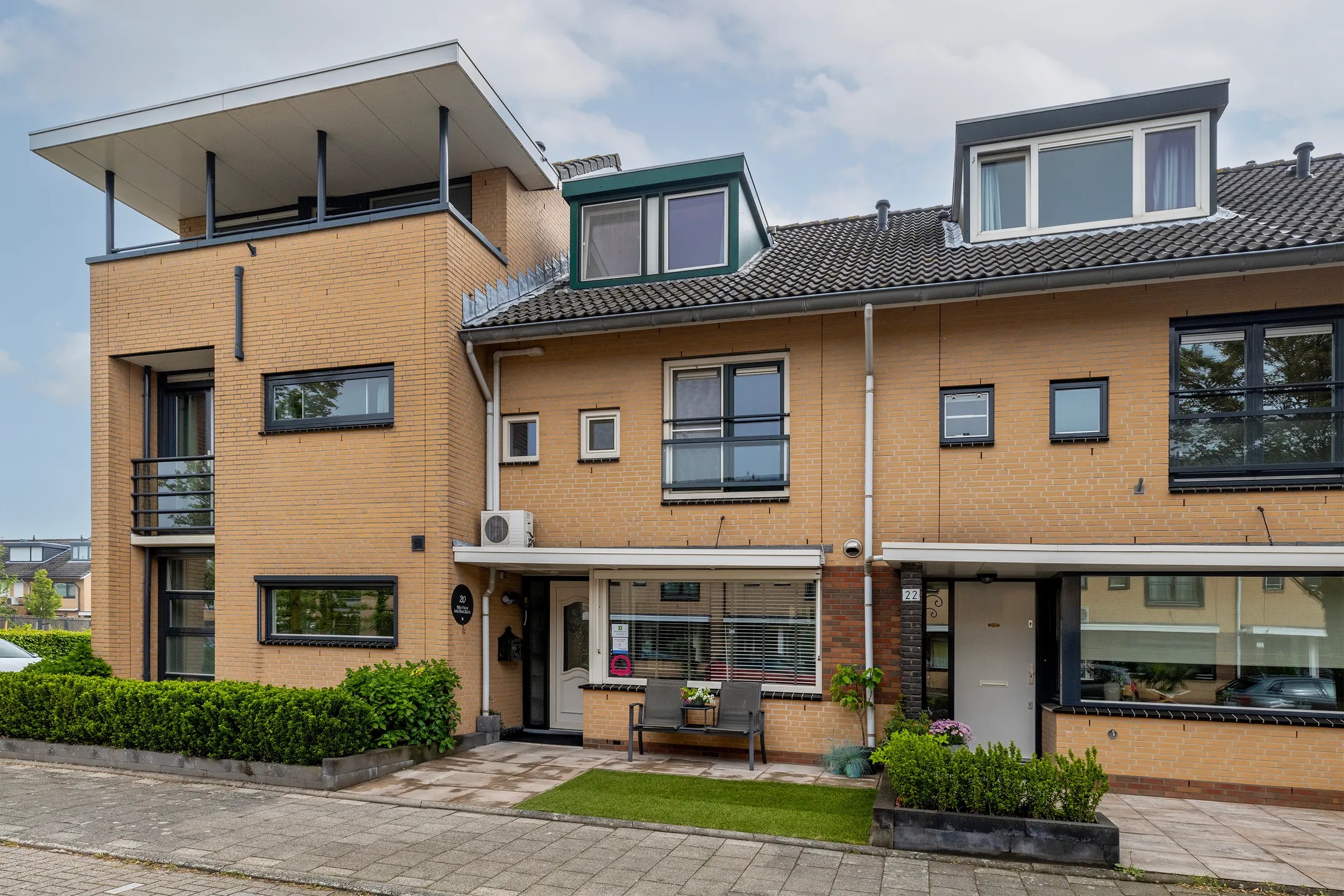 Tussenwoning Van Eesterenveld 20 in Barendrecht