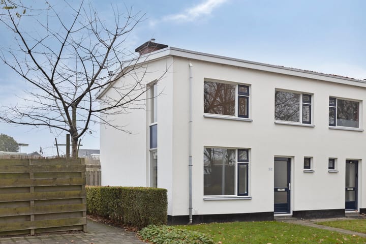 Hoekwoning Wethouder Kampstraat 69 in Hengelo