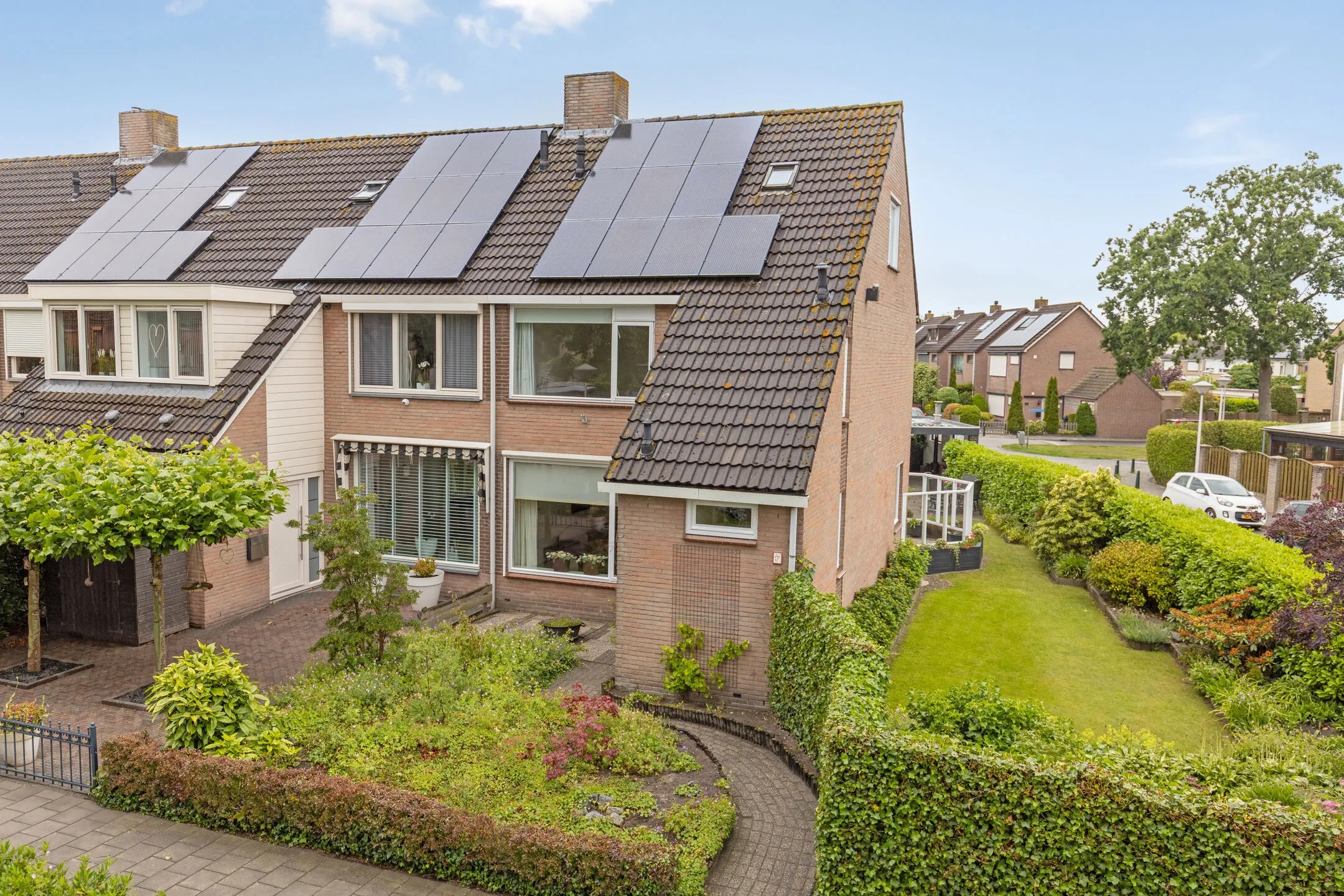 Hoekwoning Elzeplein 2 in Steenbergen