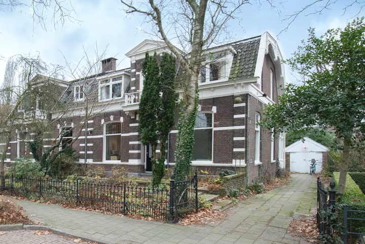 2-onder-1-kapwoning Veerallee 56 in Zwolle