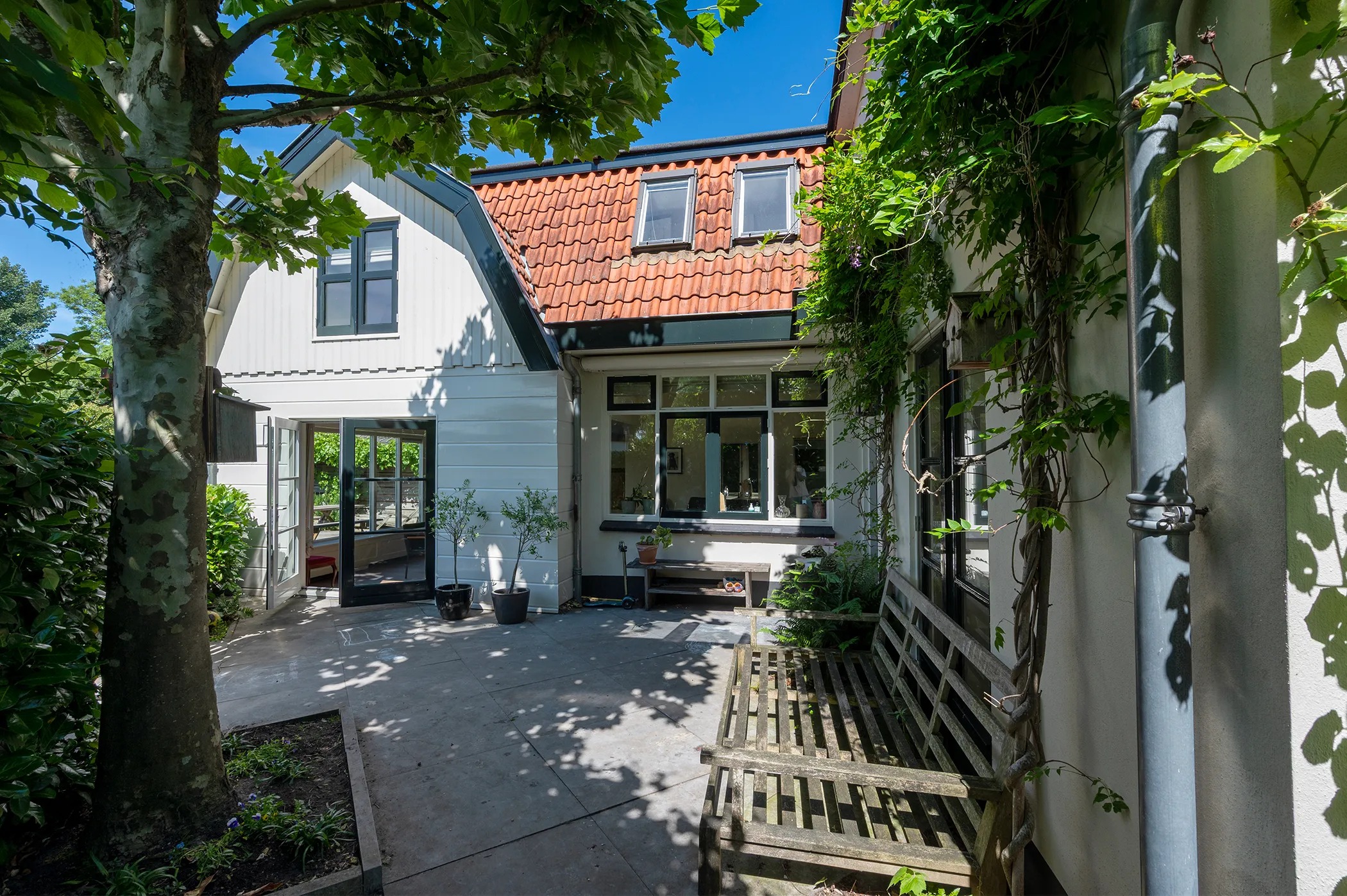 Hoekwoning Rijksstraatweg 9 in Nieuwersluis