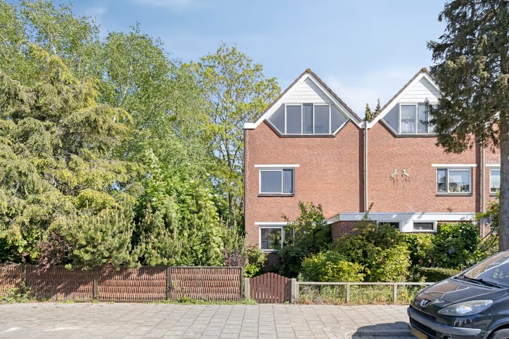 Hoekwoning Blesdijk 23 in Rotterdam