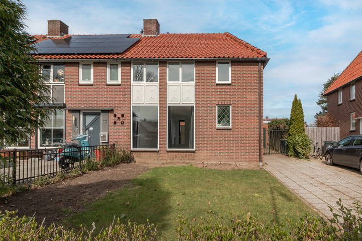 2-onder-1-kapwoning Charles Ruysstraat 63 in Roermond