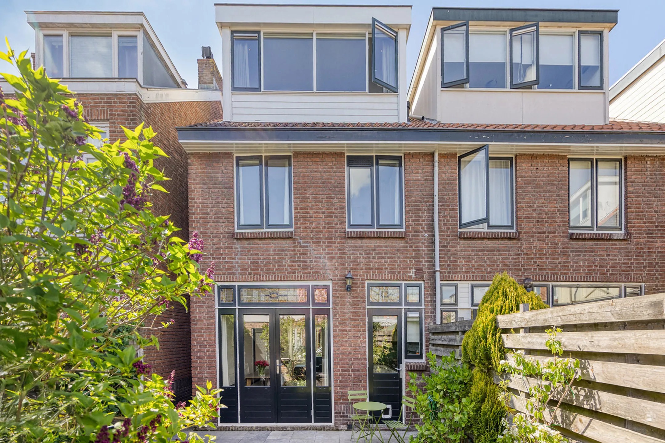 Hoekwoning Van der Waalsstraat 38 Leiden