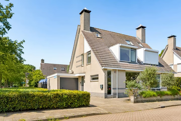 2-onder-1-kapwoning Leonard Bernsteinstraat 101 in Almere