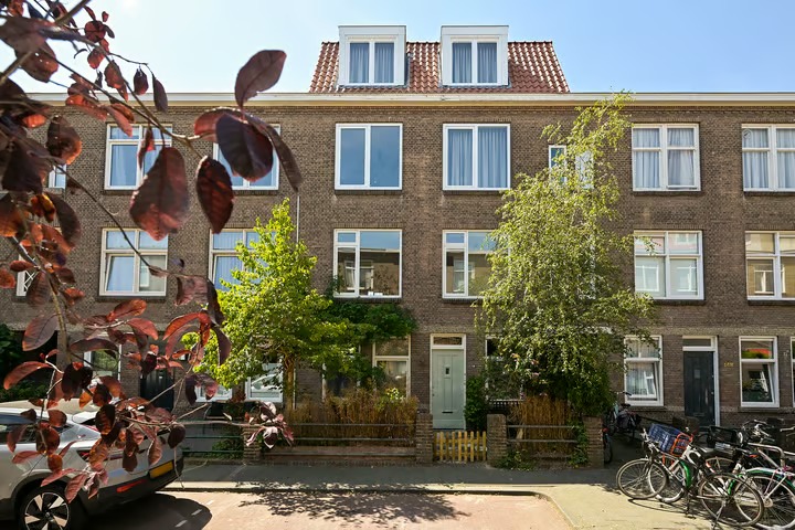 Portiekwoning Asterstraat 140 in Den Haag