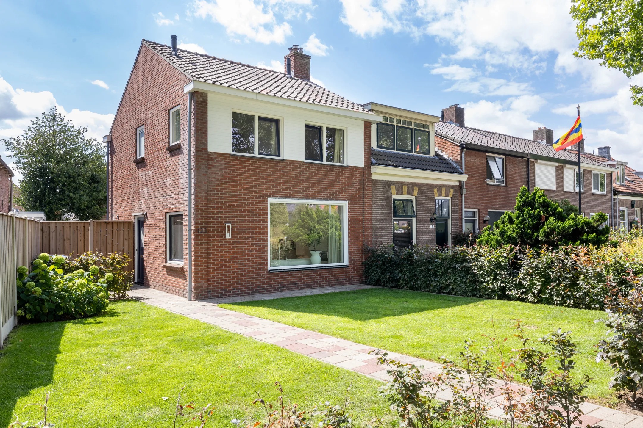 Hoekwoning Sluiskade Zuidzijde 133 in Almelo