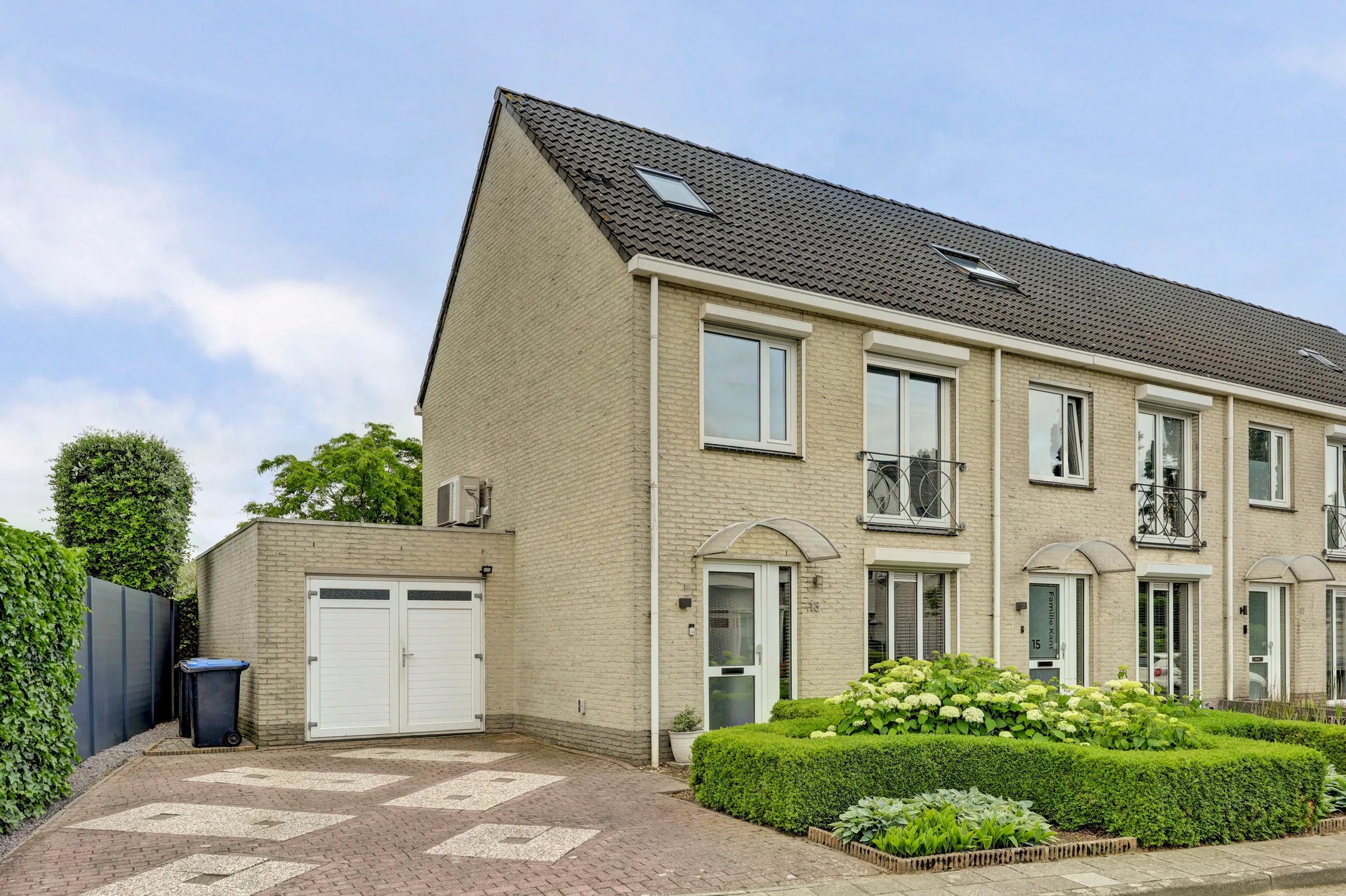 Hoekwoning Odinstraat 13 in Kapelle
