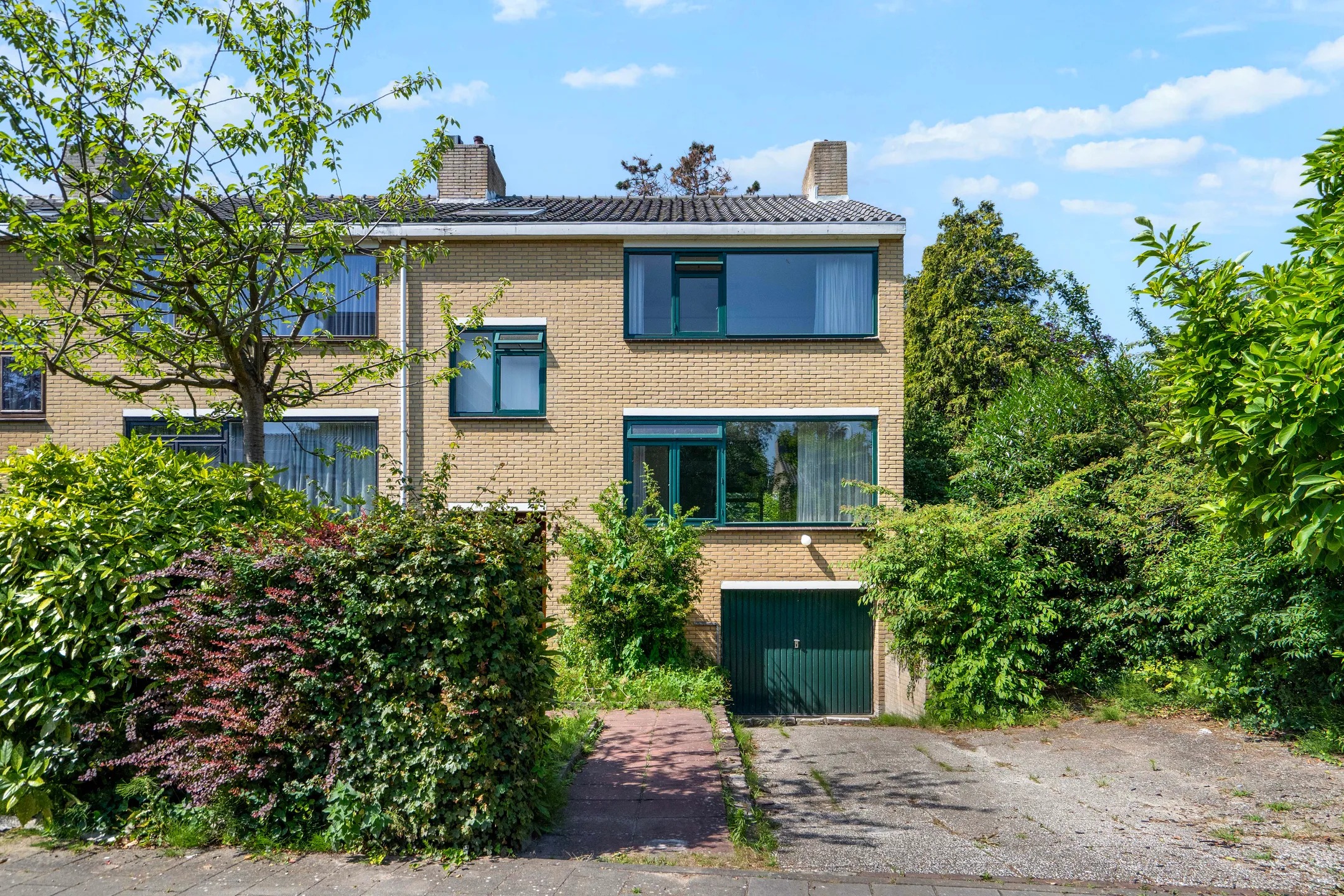 Hoekwoning (drive-in woning) Olgaland 23 Den Haag