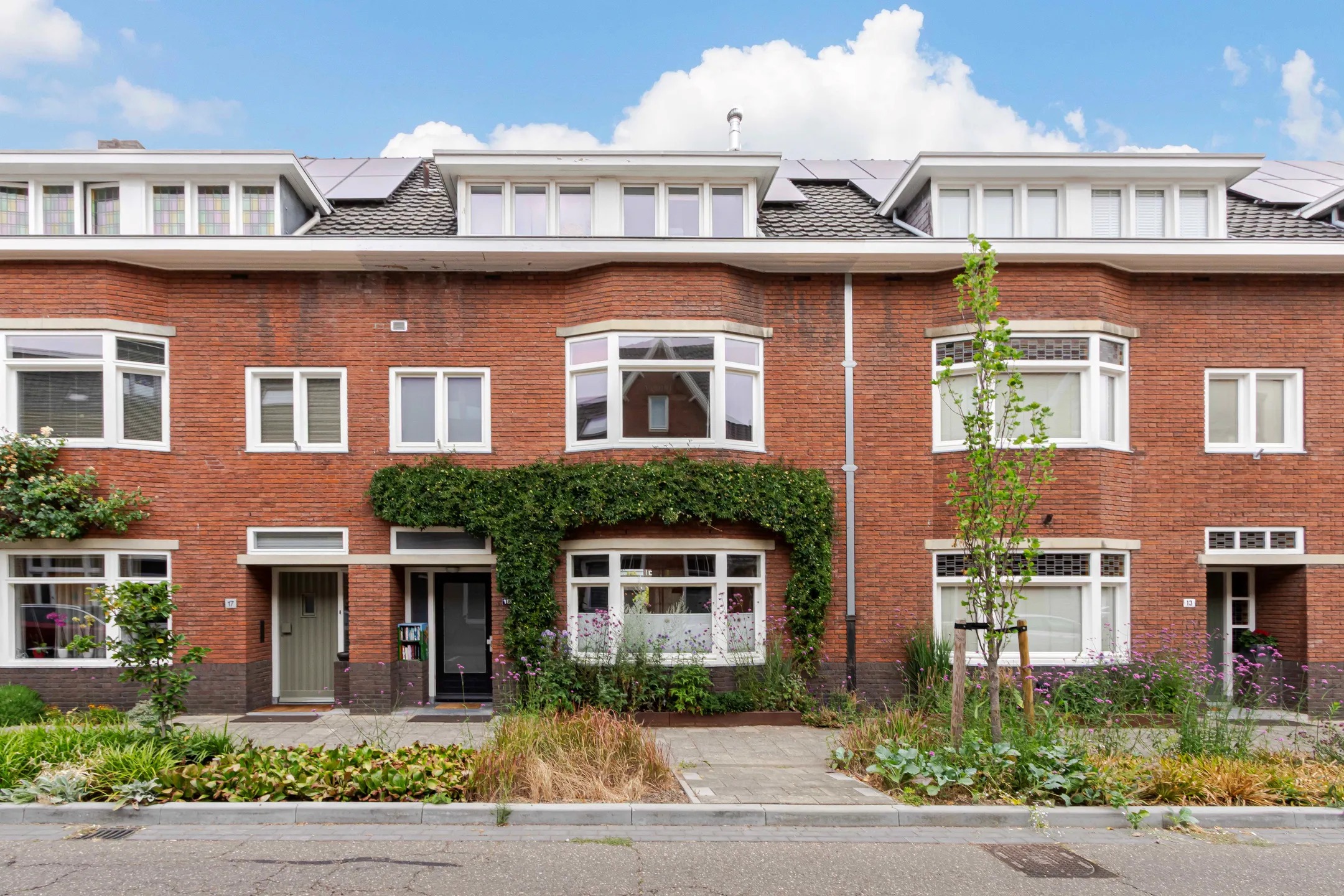 Tussenwoning Ambachtsstraat 15 in Heerlen