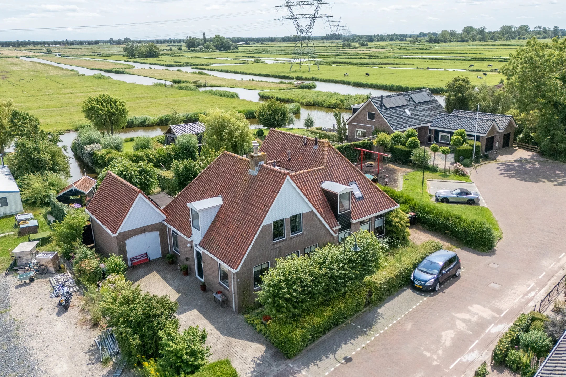 2-onder-1-kapwoning Zuideinde 93 in Grootschermer