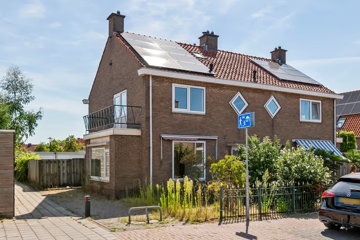 2-onder-1-kapwoning Meidoornstraat 9 in Tiel