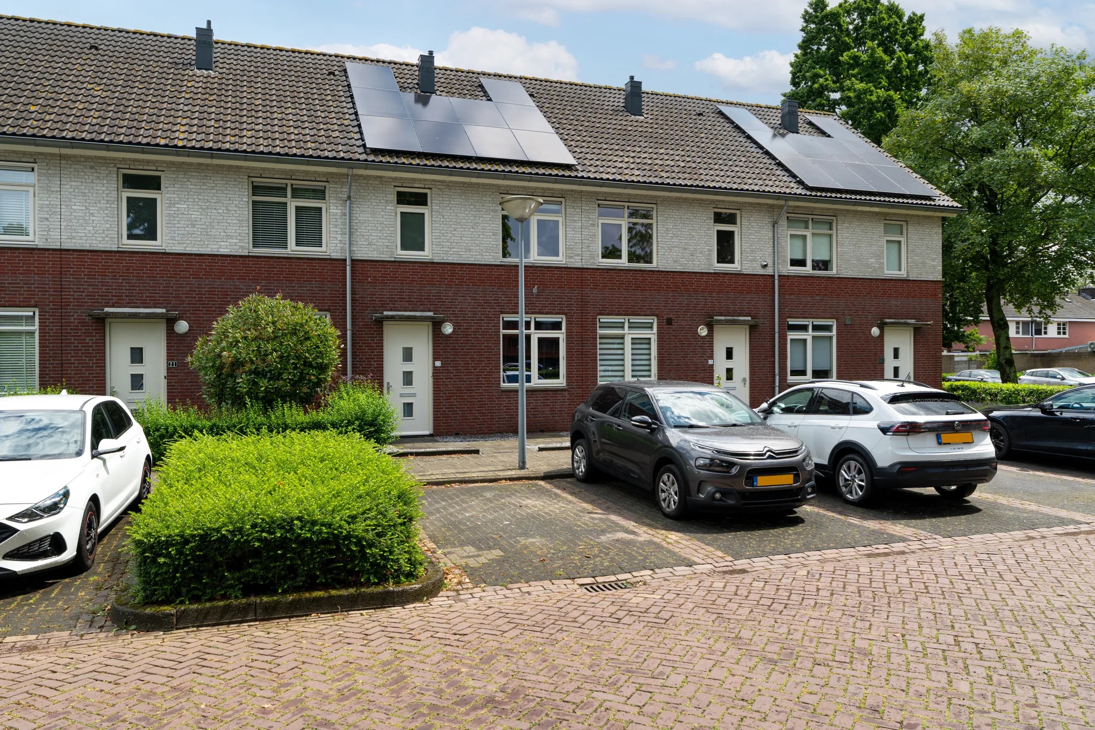 Tussenwoning van Vessemstraat 23 in Waalwijk