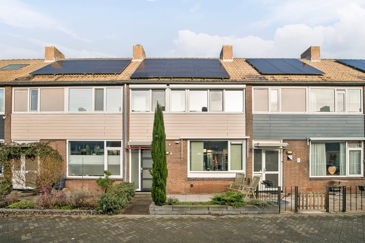 Tussenwoning Esdoornlaan 14 in Pijnacker