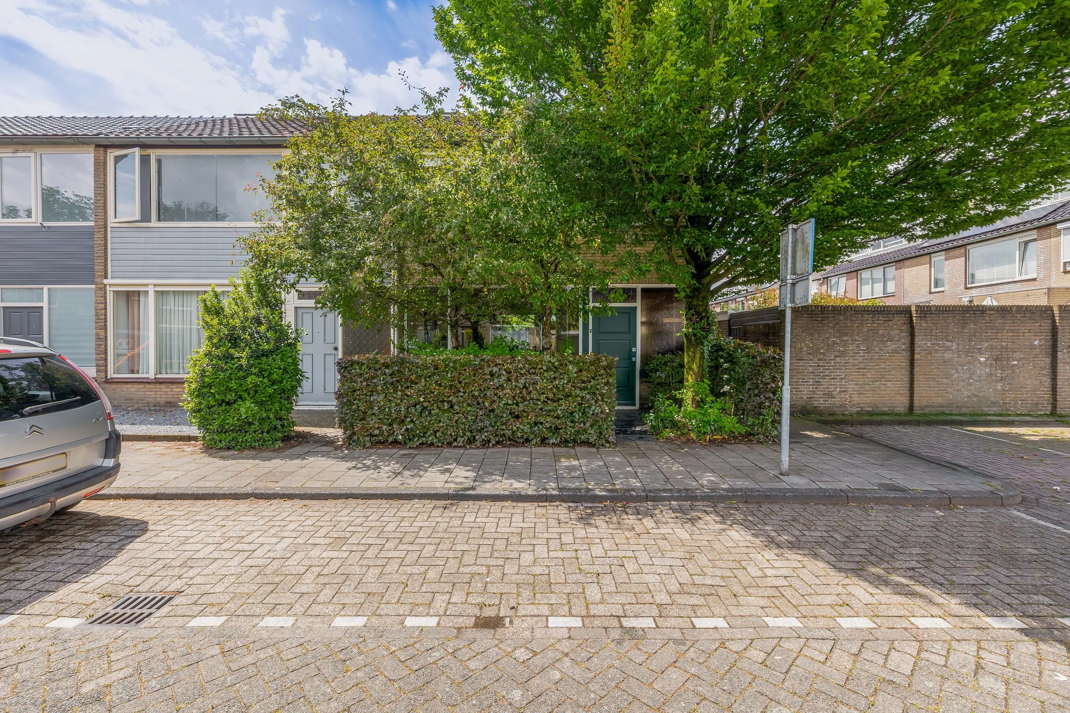 Hoekwoning Mr. Ruys de Beerenbrouckstraat 2 in Waalwijk