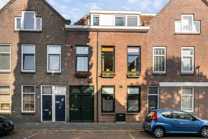 Tussenwoning van Schravendijkplein 81 in Vlaardingen