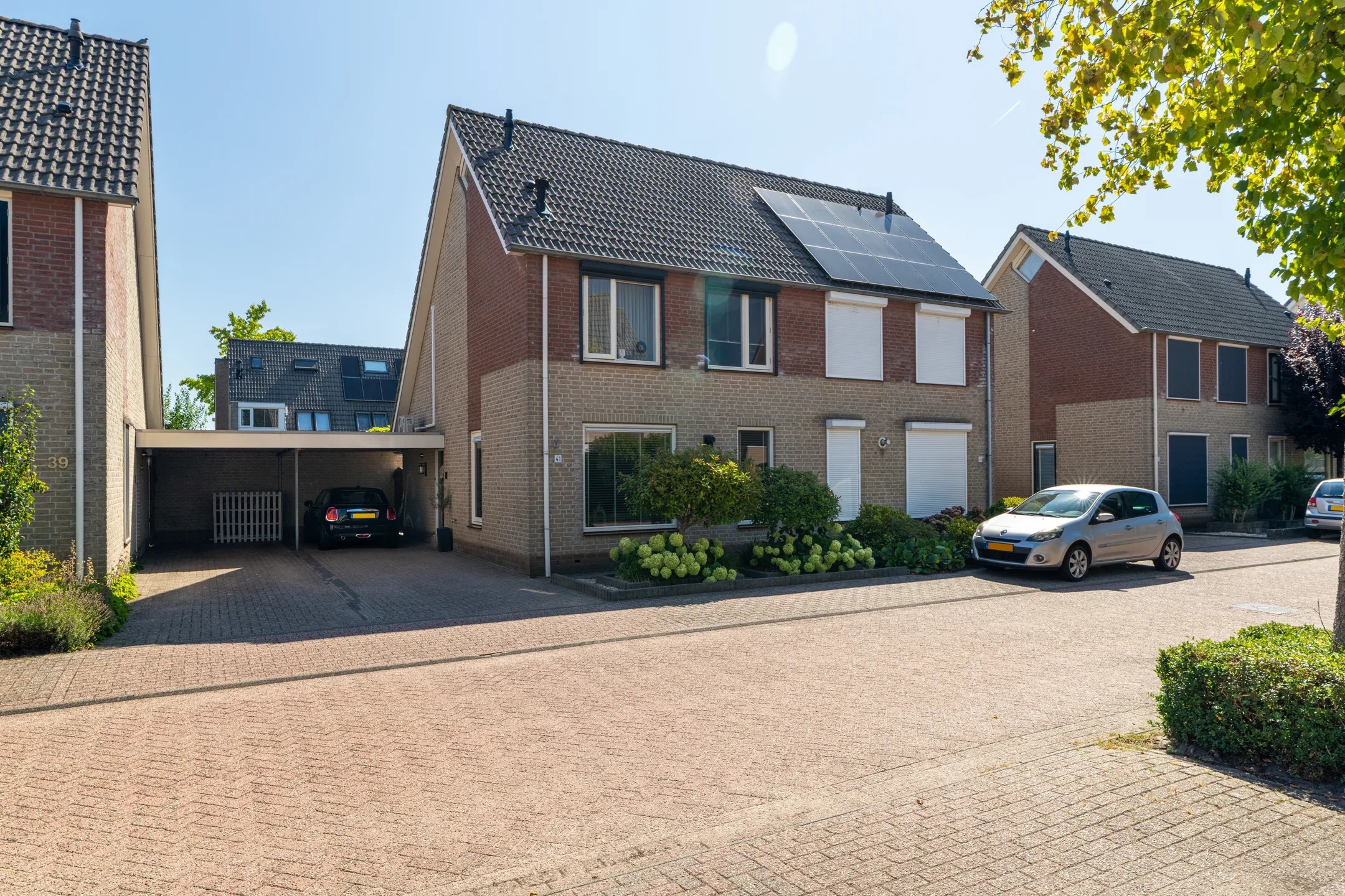 2-onder-1-kapwoning Vroonhoeve 41 in Wijk en Aalburg