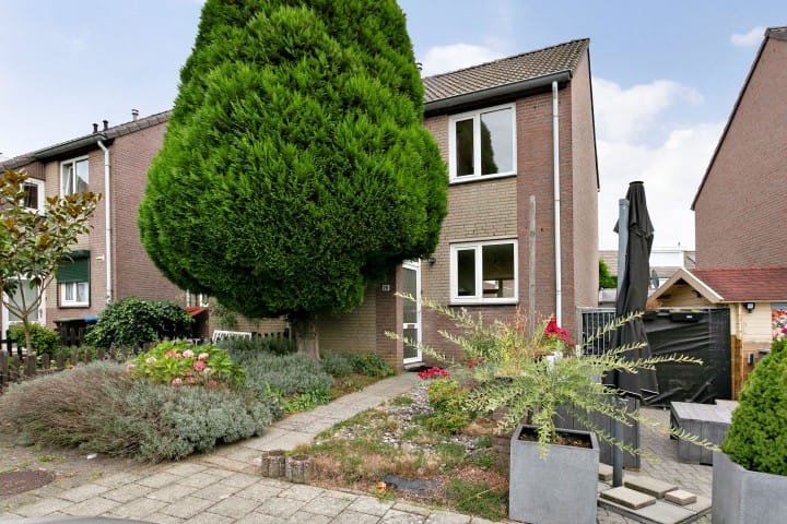 2-onder-1-kapwoning Triasstraat 26 in Heerlen