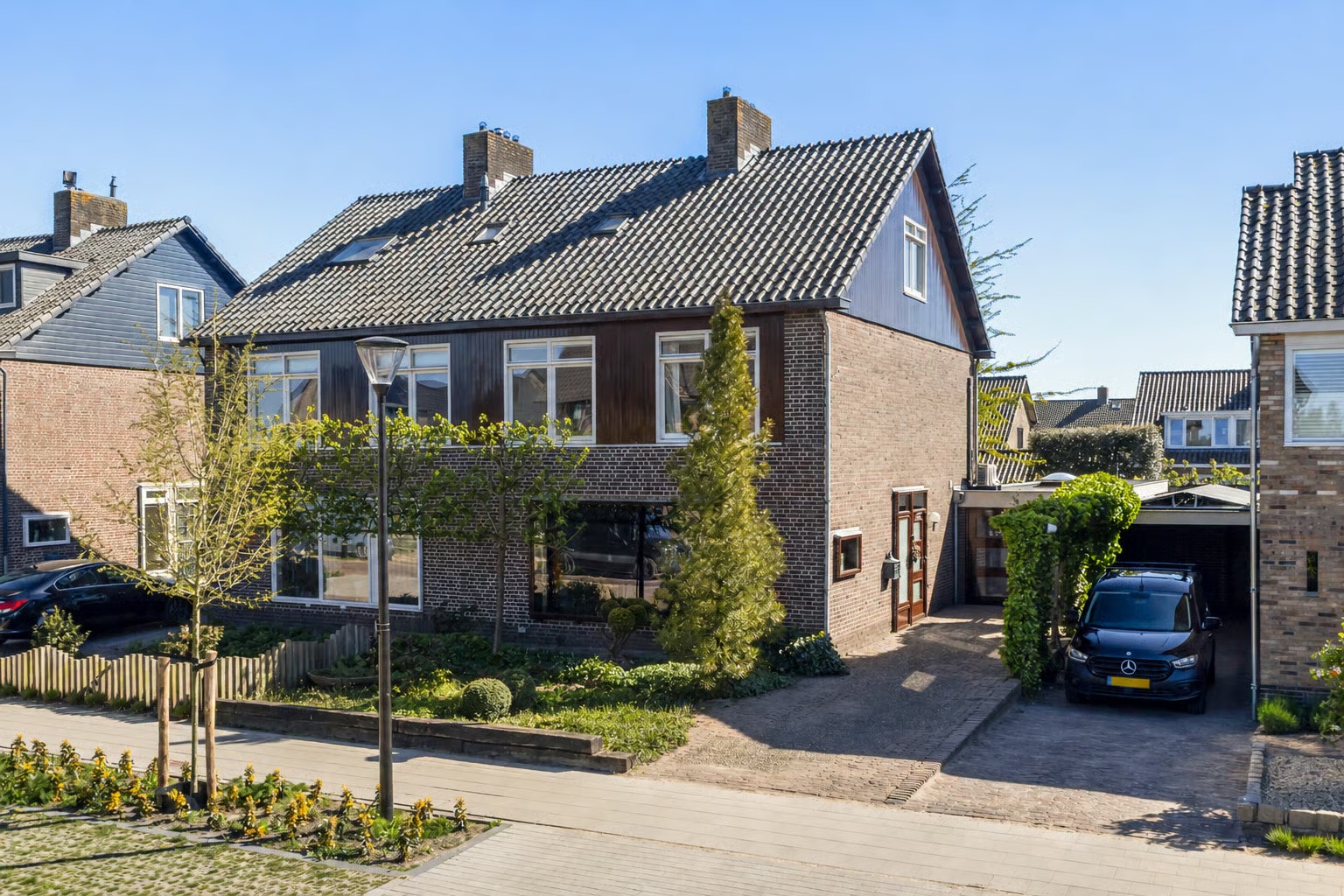 2-onder-1-kapwoning Meidoornlaan 34 in Renswoude