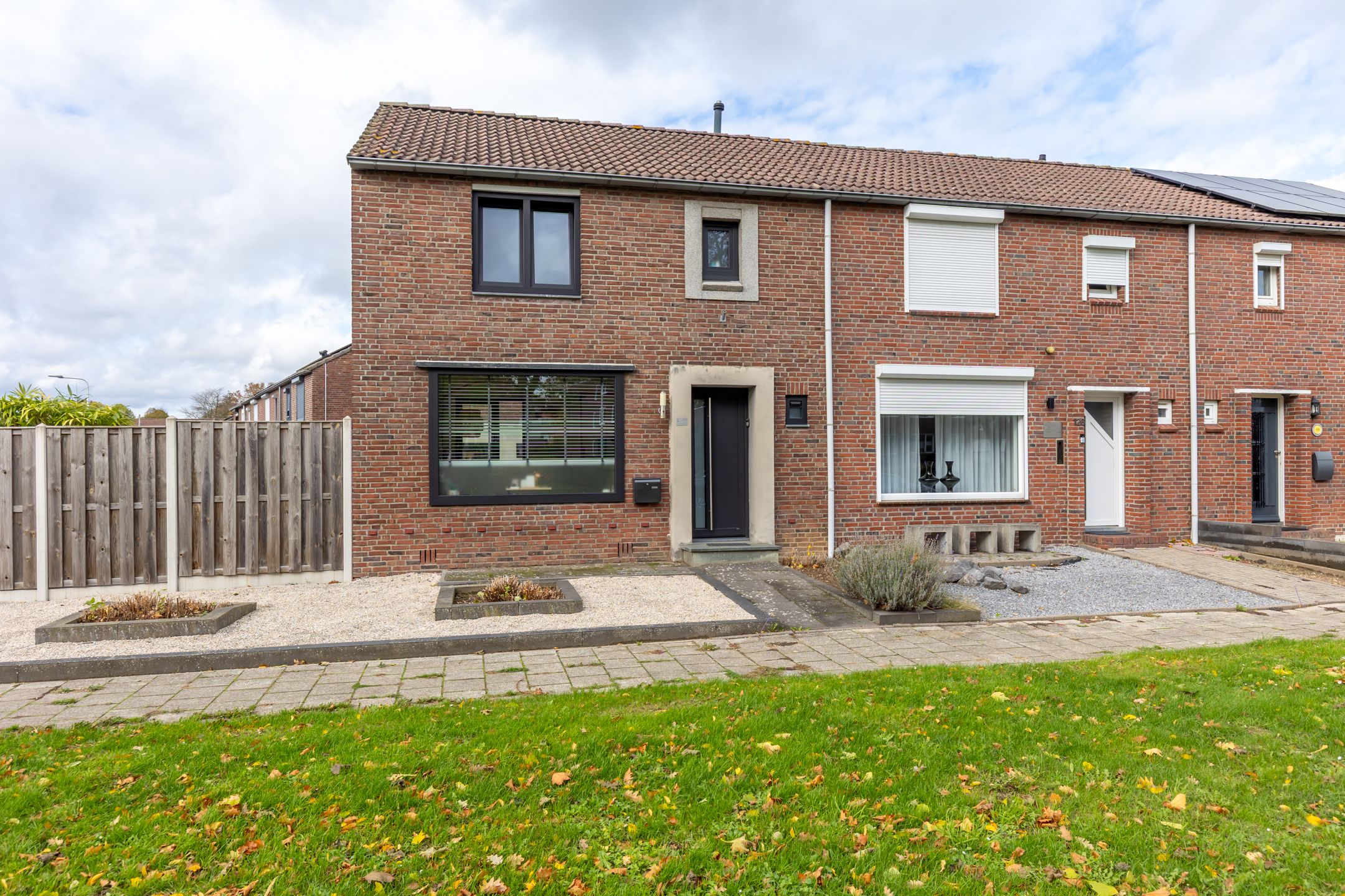 Hoekwoning Broeksittarderweg 124 Sittard