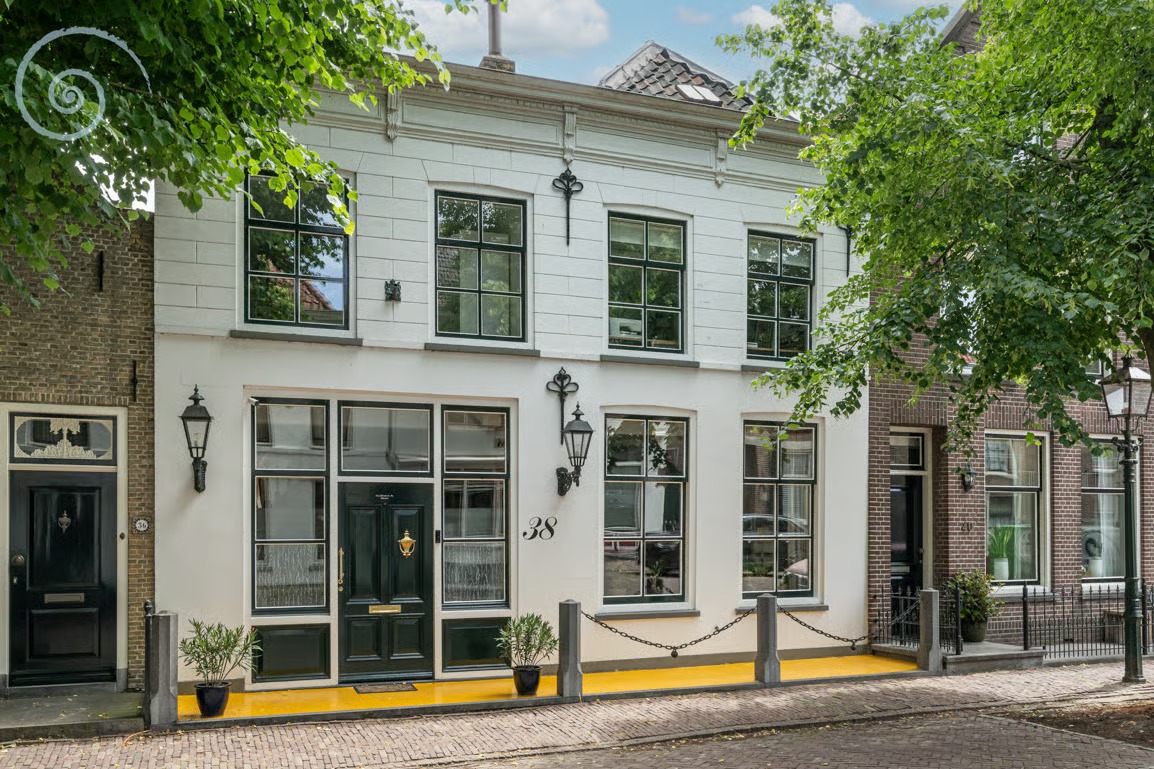 Tussenwoning Voorstraat 38 in Sommelsdijk