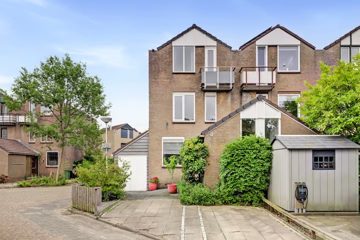 Hoekwoning Albrechtsveld 102 in Gouda