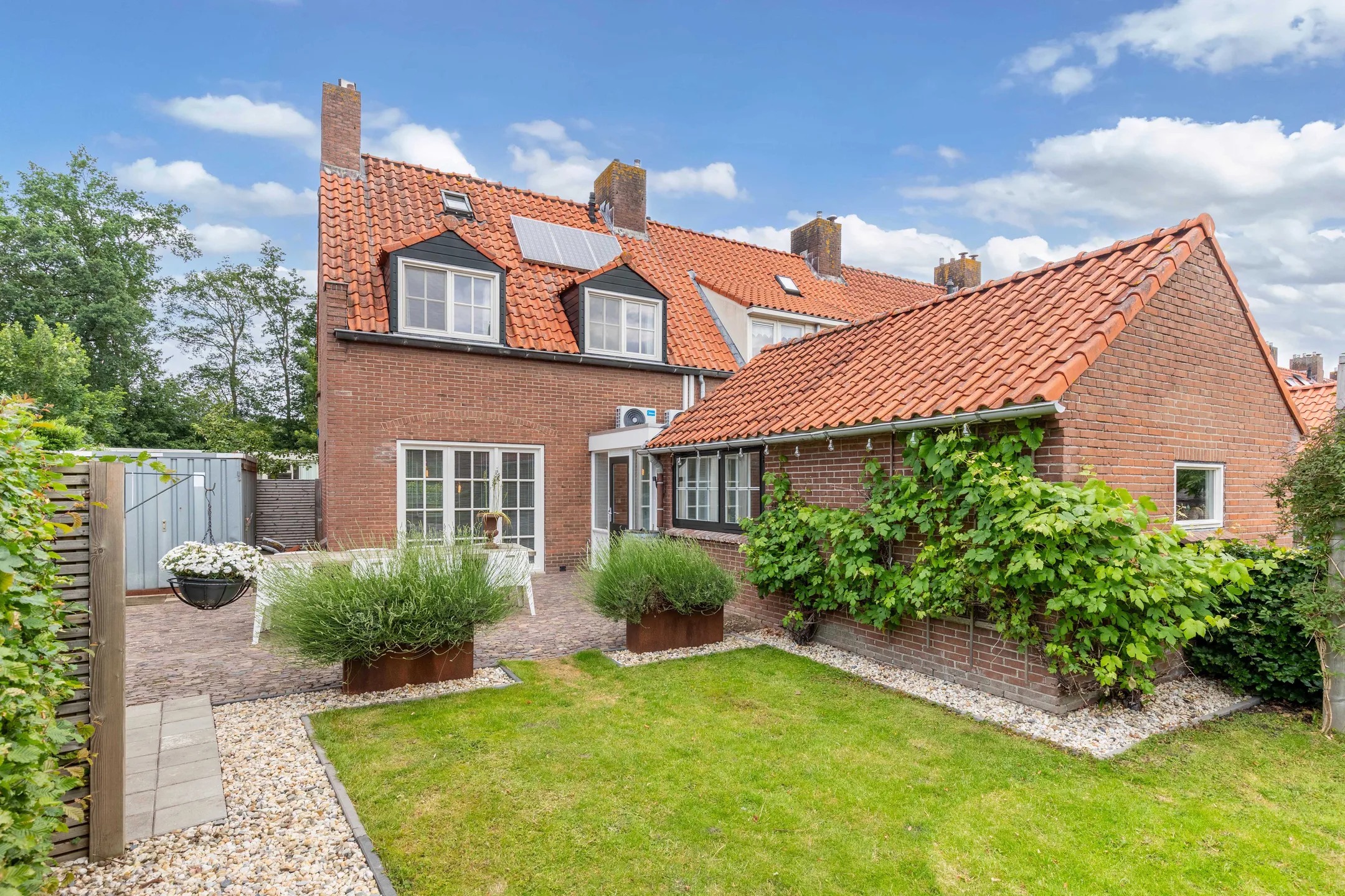 Hoekwoning Walstraat 31 in Kraggenburg