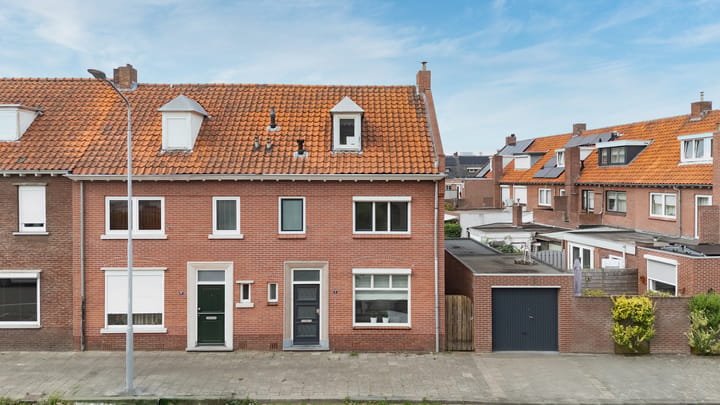 Eengezinswoning, hoekwoning Gasthuiskampstraat 2 in Venlo