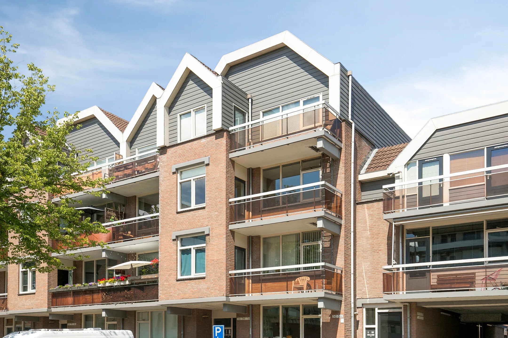 Portiekflat Middellaan 356 in Breda