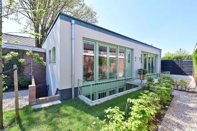 2-onder-1-kapwoning (hofjeswoning) Zeeweg 37 a in Huizen