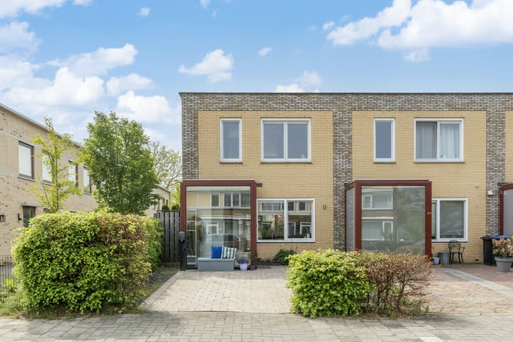 Hoekwoning Kostverlorenstraat 957 in Weesp
