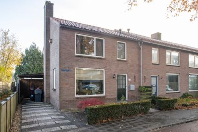 Eengezinswoning, hoekwoning Scheidiuslaan 1 in Harderwijk